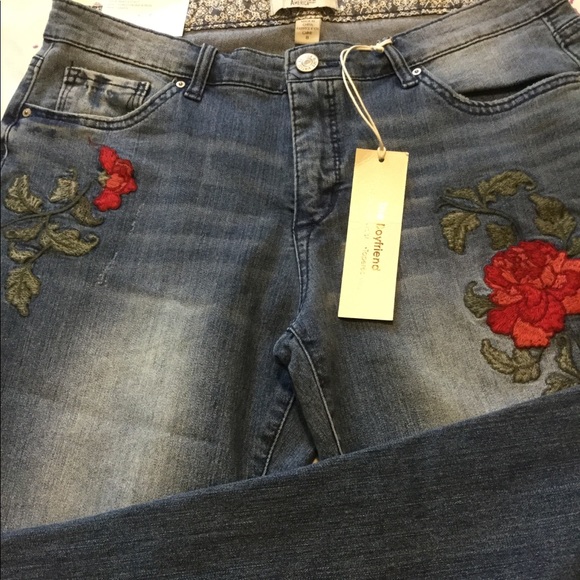 Size 4! Last pair! Embroidered Boyfriend - Picture 4 of 8